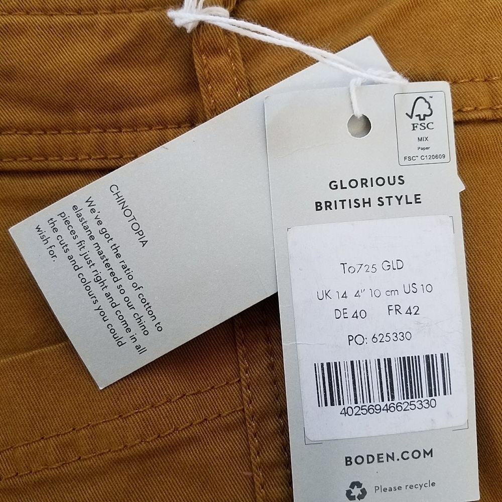 Boden Abingdon Shorts in Frankincense - Picture 8 of 9